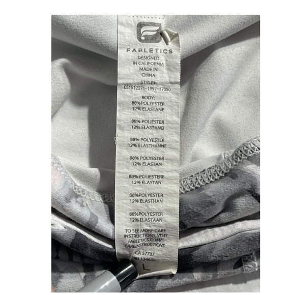 fabletics Capri leggings size Large moisture‎ wicking fabric - Picture 3 of 8